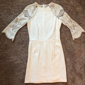 Beautiful White BB Dakota Lace Dress Small
